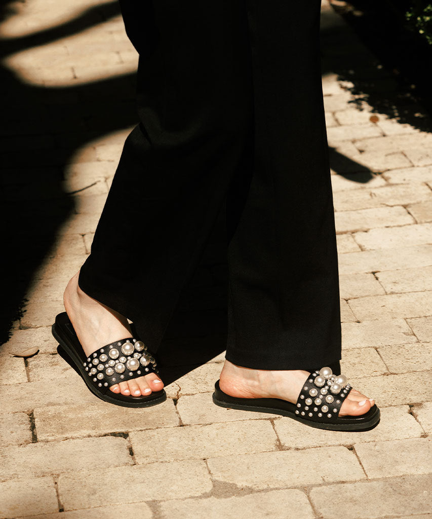 GABBI PEARL SANDALS BLACK PEARLS - re:vita