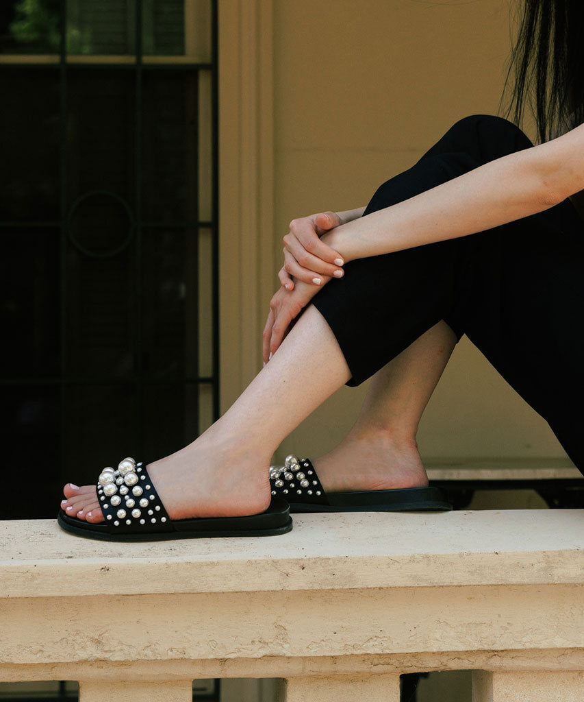 GABBI PEARL SANDALS BLACK PEARLS - re:vita