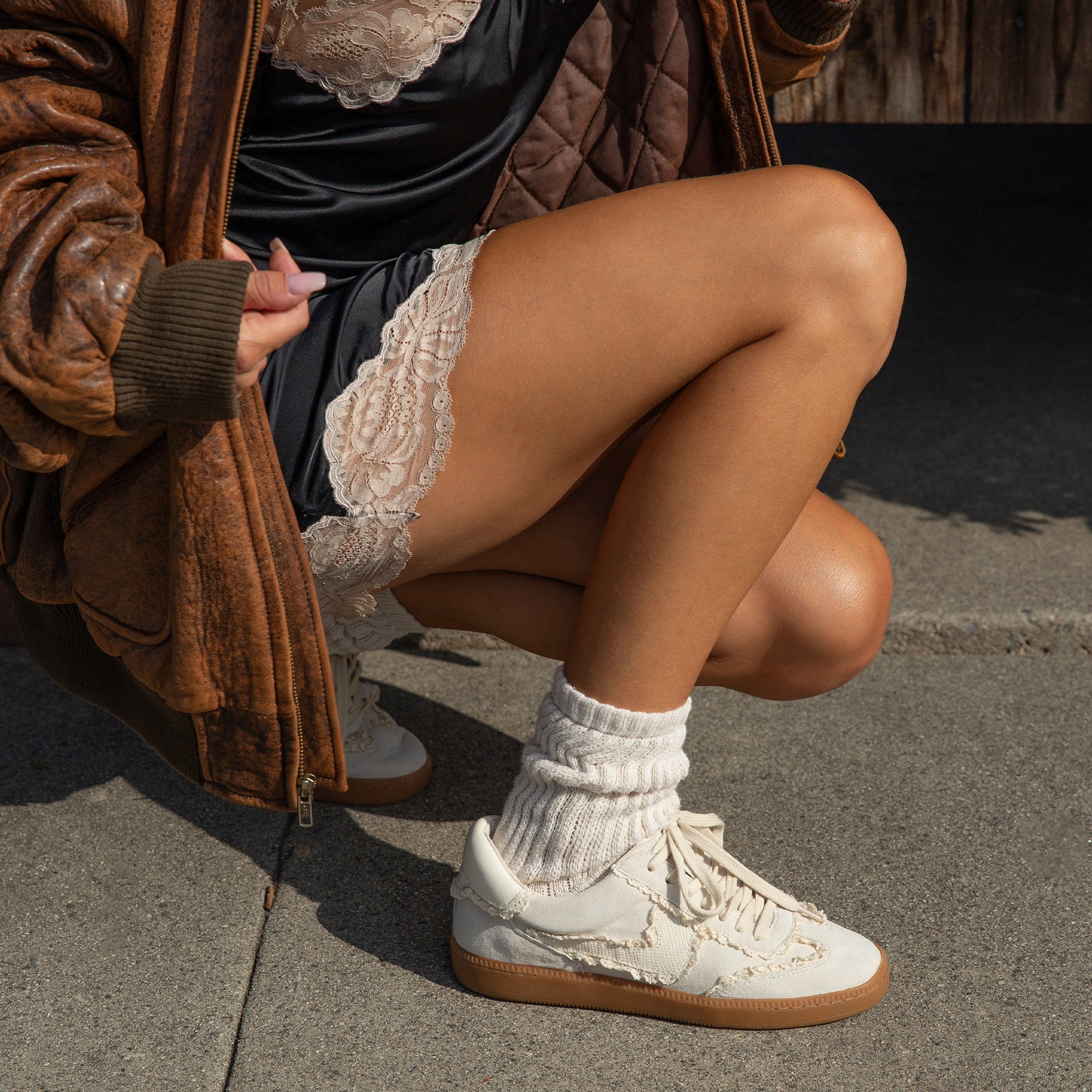 NOTICE LACE SNEAKERS IVORY SUEDE - re:vita
