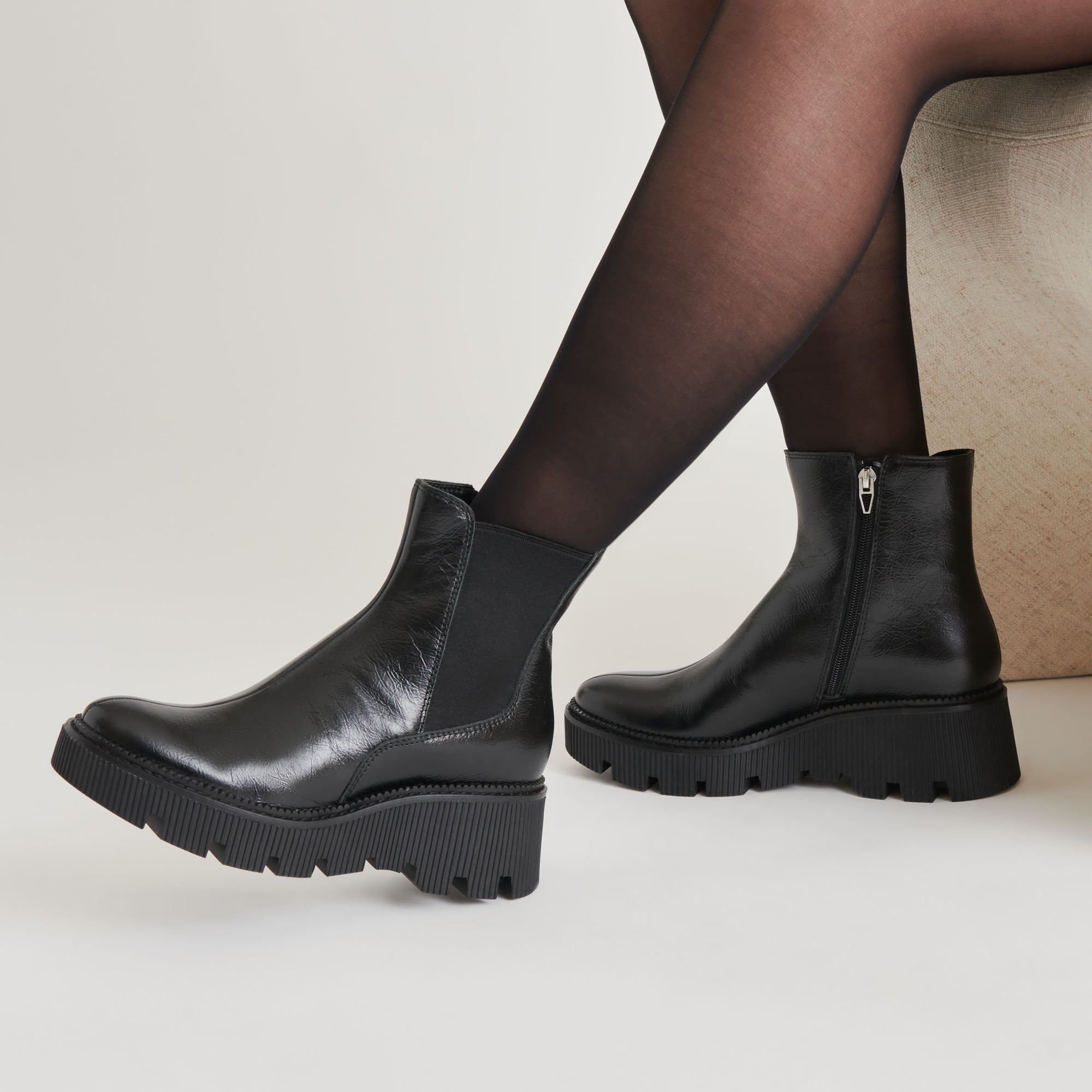 EMMET H2O BOOTS MIDNIGHT CRINKLE PATENT - re:vita