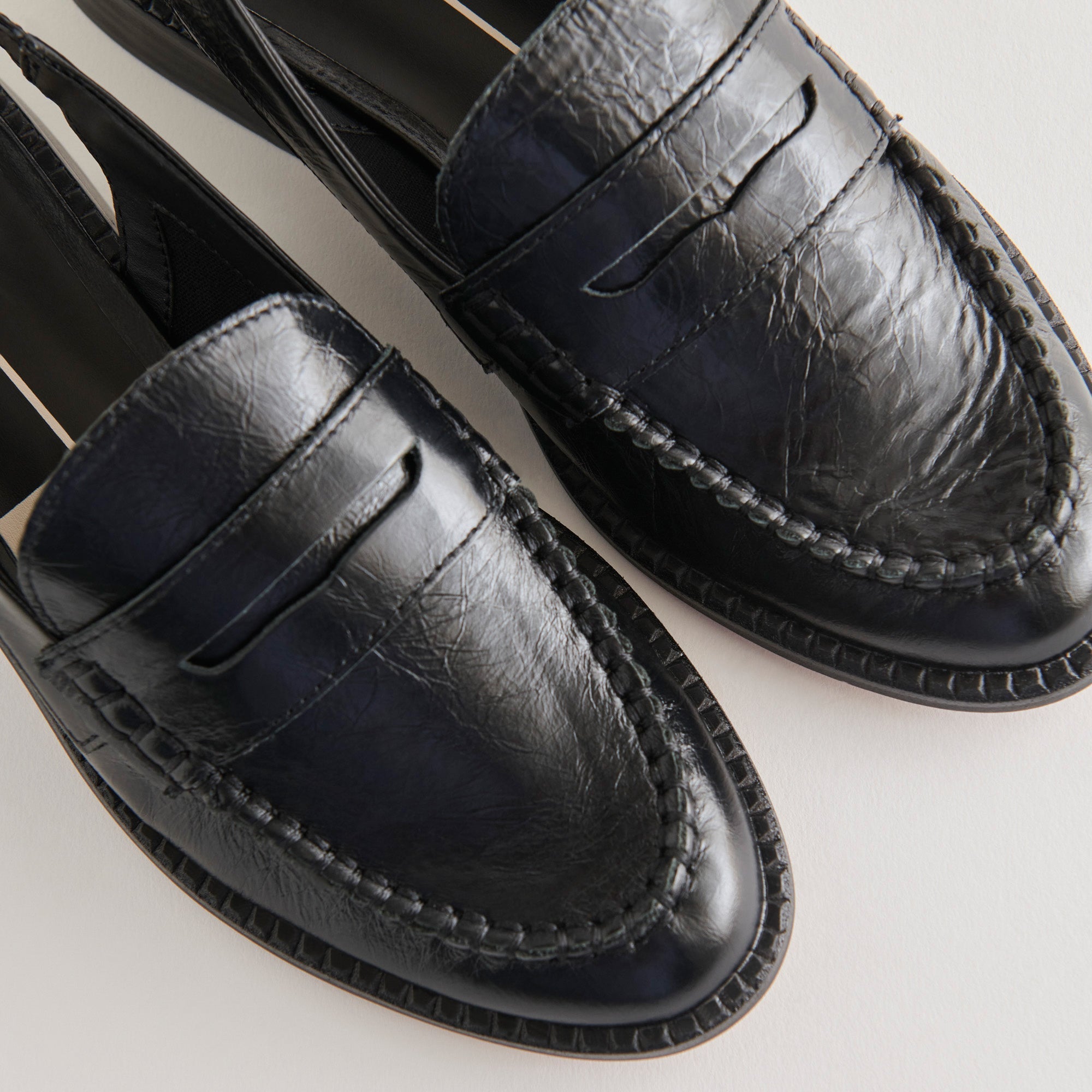 HARDI LOAFERS MIDNIGHT CRINKLE PATENT - re:vita