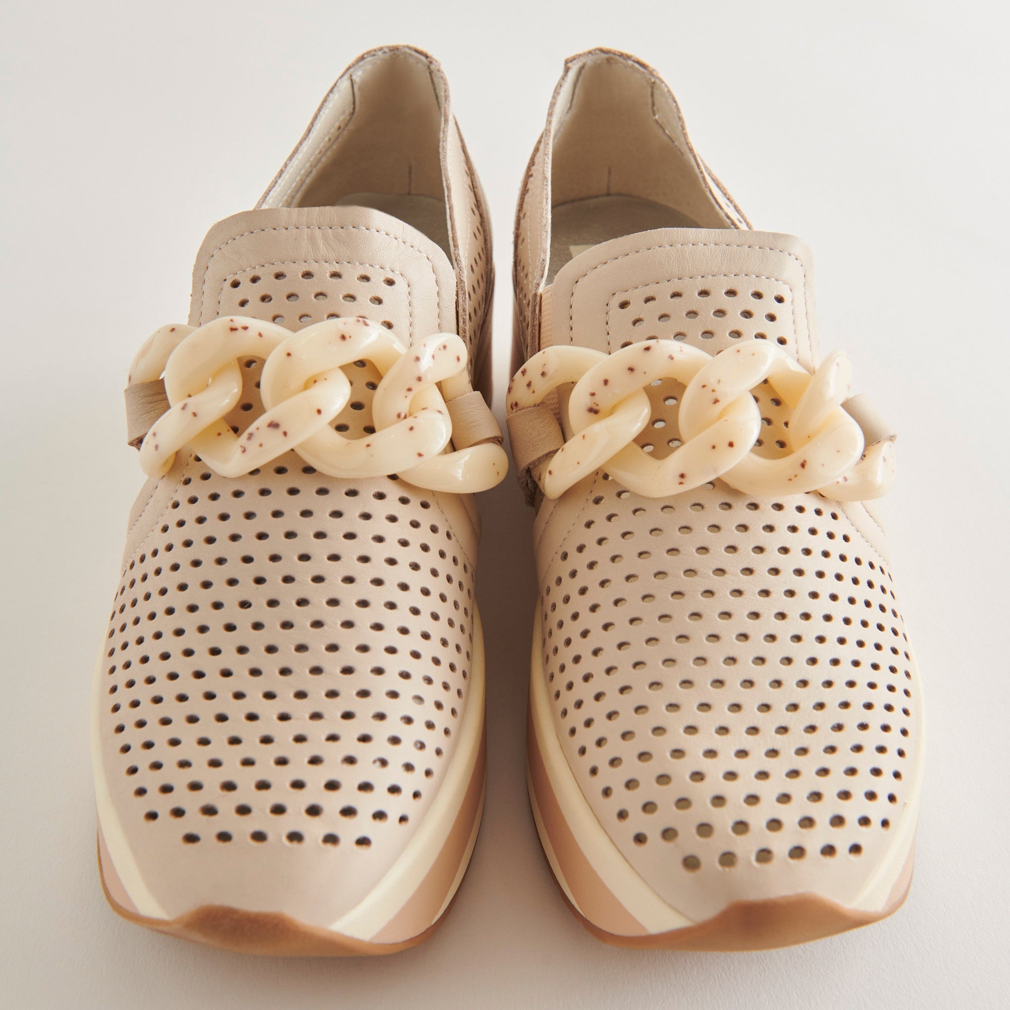 JHENEE PERFORATED SNEAKERS SAND NUBUCK - re:vita