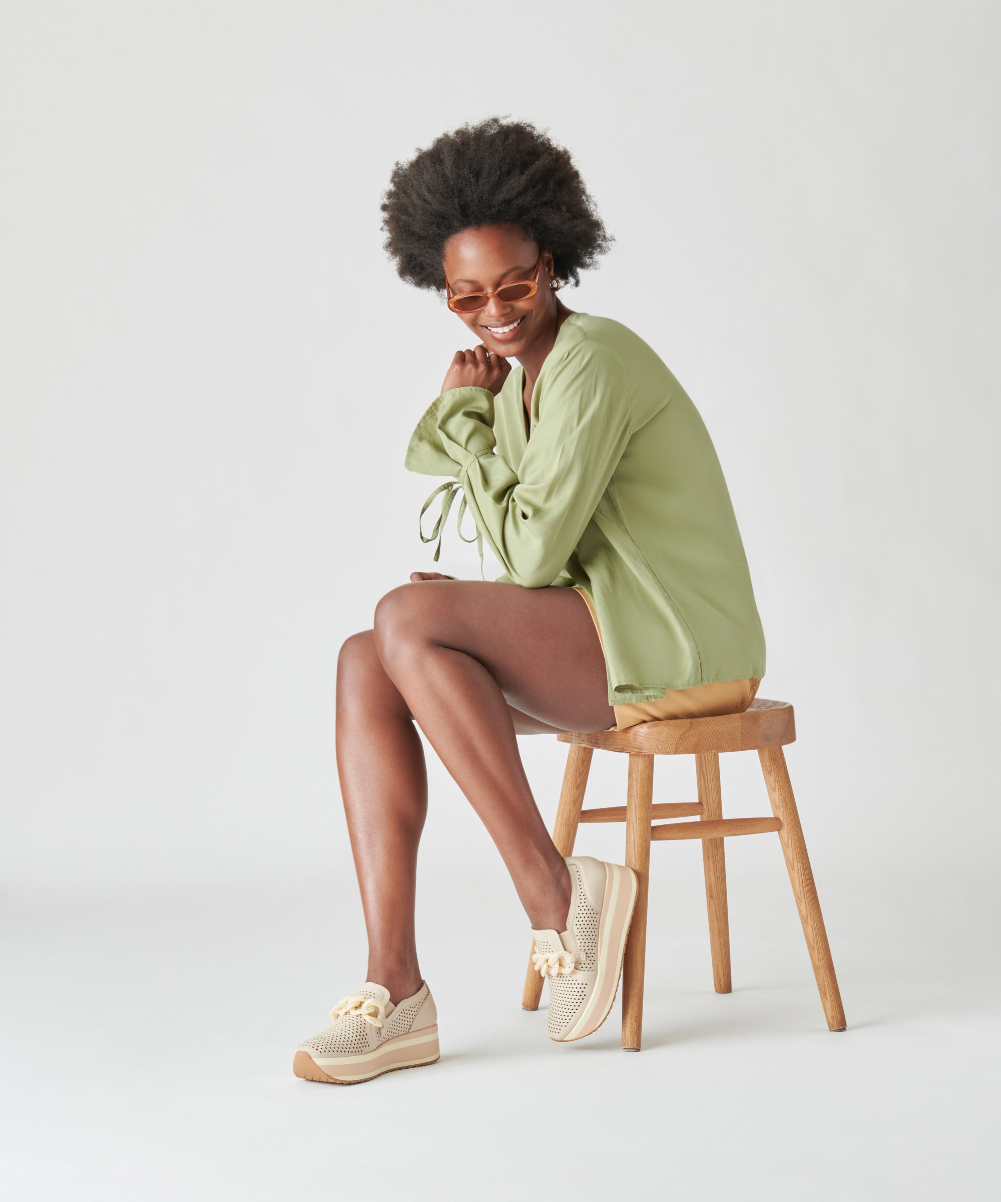 JHENEE PERFORATED SNEAKERS SAND NUBUCK - re:vita