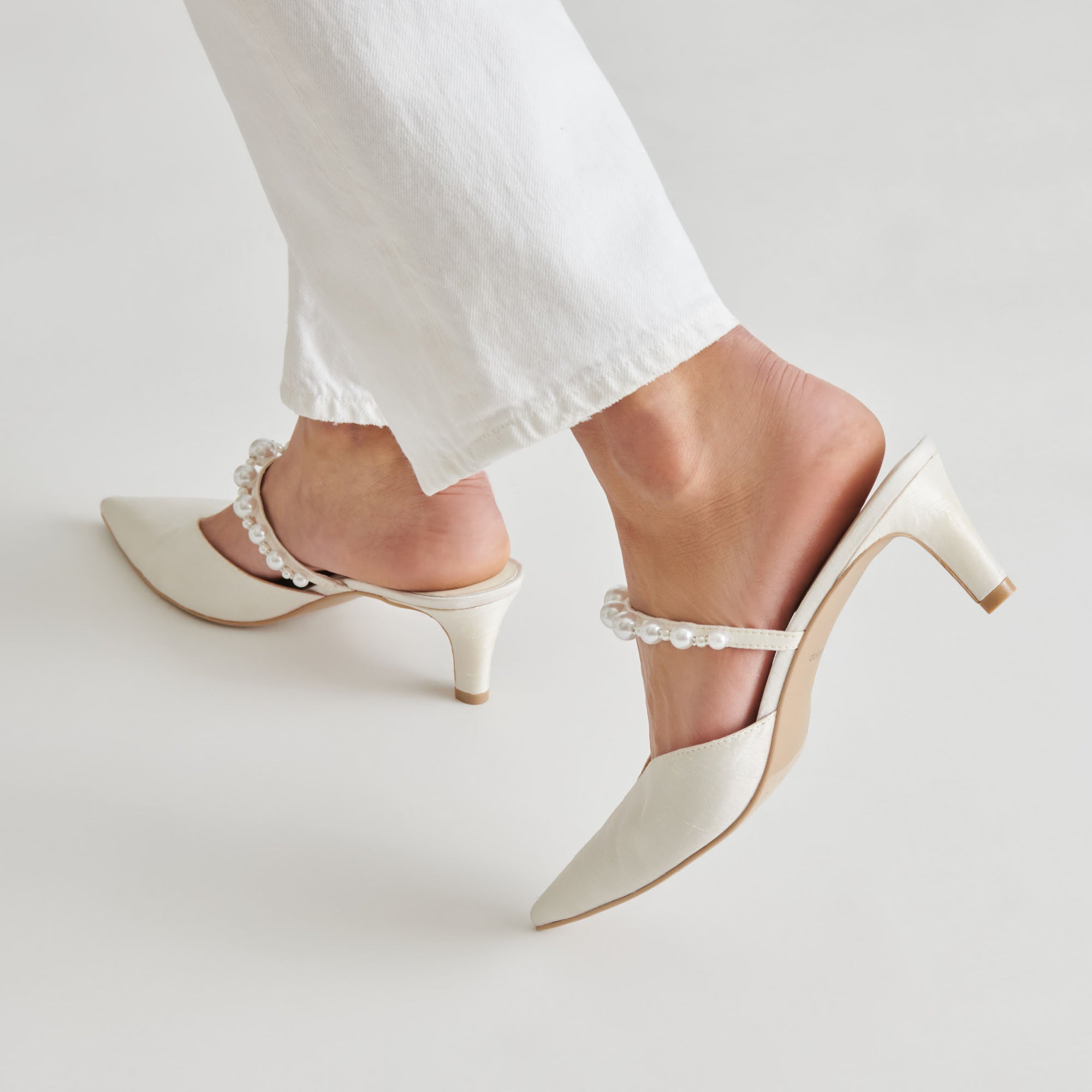 KANIKA PEARL MID HEELS VANILLA PEARLS - re:vita