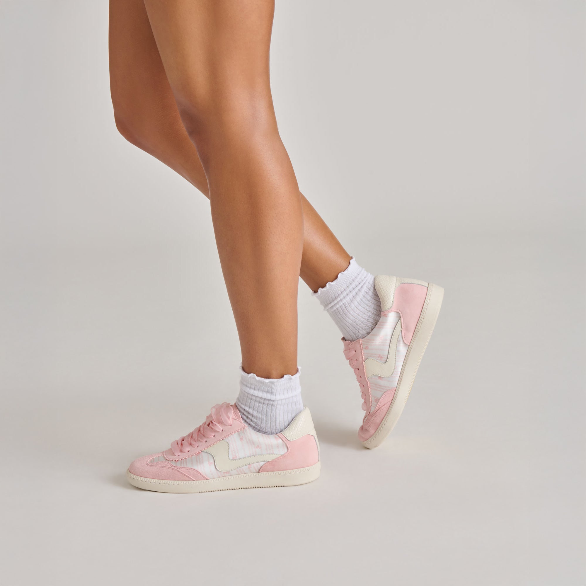 NOTICE X BYRDIE GOLF SNEAKERS PINK FLORAL NYLON