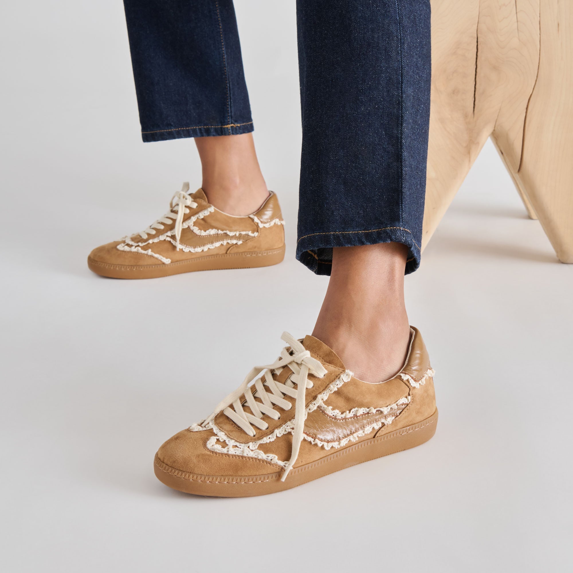 NOTICE LACE SNEAKERS LT BROWN SUEDE