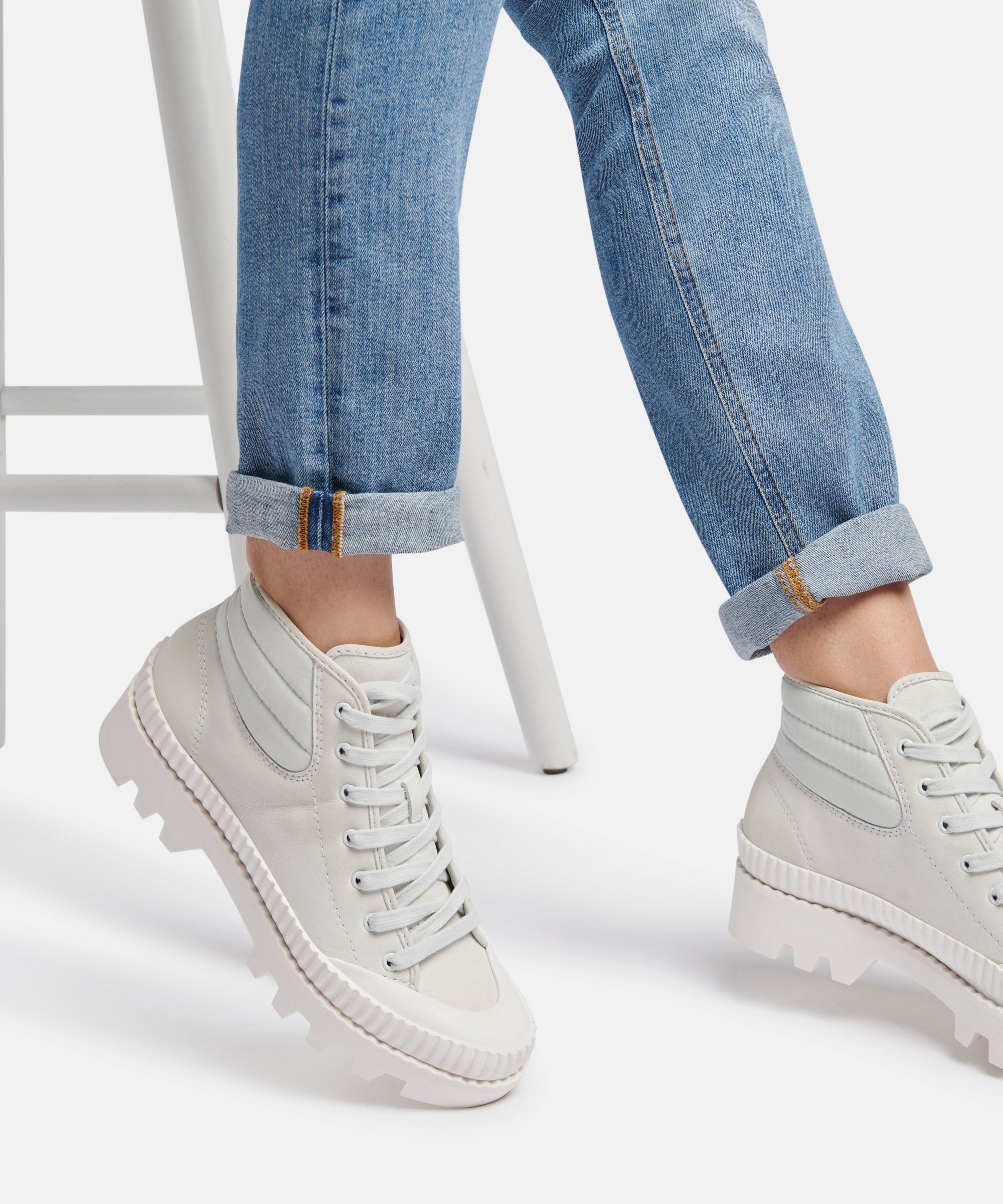 OCIANA SNEAKERS DOVE NUBUCK - re:vita