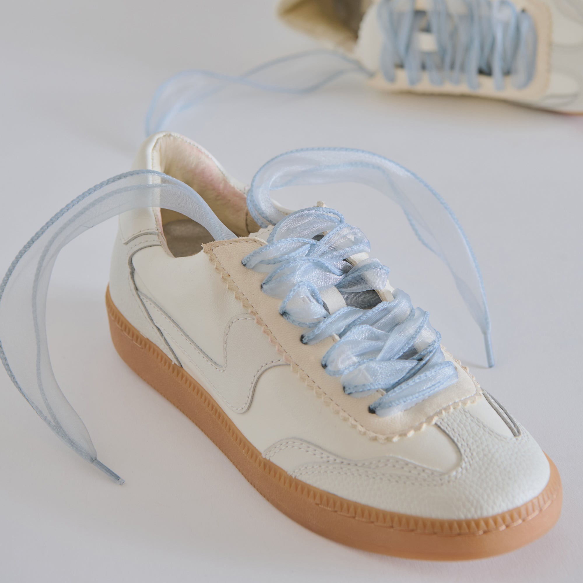 CURLY ORGANZA LACE LIGHT BLUE