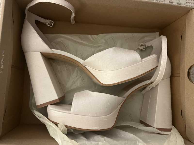 PANDRO HEELS WHITE SATIN - re:vita